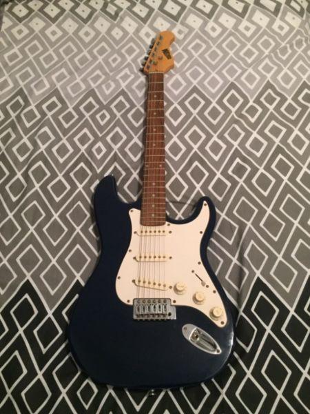 Blue Crescendo electric guitar R1200 Neg