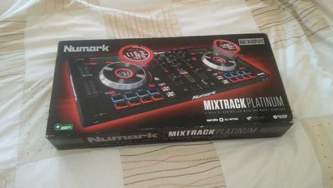 Numark Mixtrack Platinum