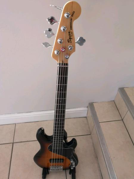 Fender Squier dimension bass 5 String