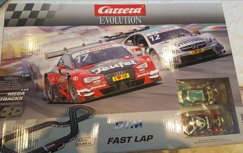 Carrera racing track and cars 7,3m