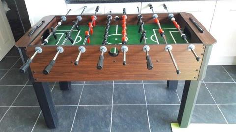 SOCCER TABLE (SHOOT 54 INCH) EXCELLENT CONDITION!!