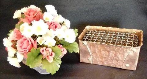 Small vintage copper planter with grid