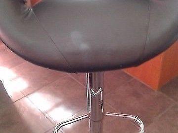 2 x Bar chairs for sale