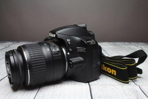 24Mp Nikon D3200 with Image Stabilizer 18-55mm G lens