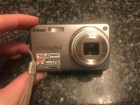 Nikon Coolpix S550 Camera