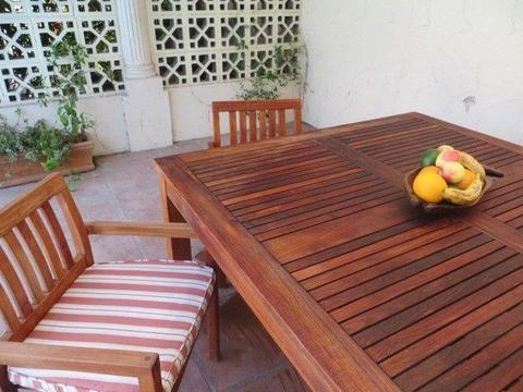 Beautiful outdoor WEYLANDTS solid teak 8 seater table