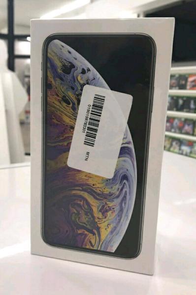 Brand New Iphone Xs Max Silver + Proof of Purchase