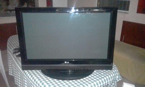 32 inch Lg Lcd Tv - Hd - Remote - Spotless - Bargain !!!!!