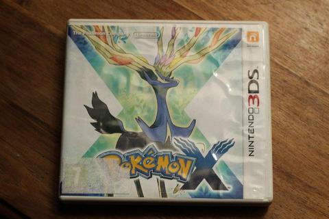 Pokémon X - Nintendo 3DS Game with box and manual