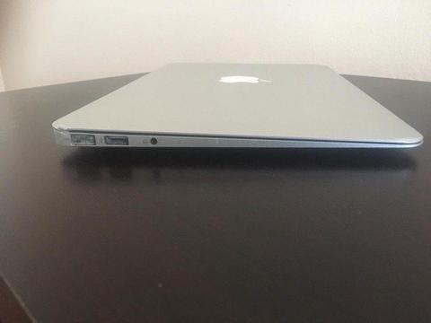 MacBook Air 11 mintiest condition