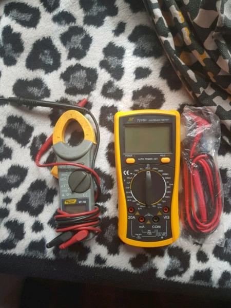 Top tronic multimeter and clamp tester