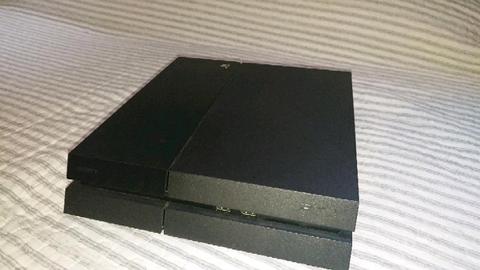 PS4 500gb with 3 games and 2 controllers