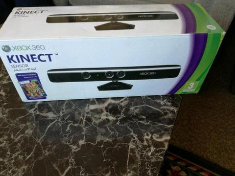 Kinect for Xbox plus 8 games R800