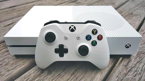 Xbox One S 1TB with two controllers