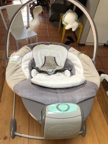 InGenuity Automatic baby bouncer