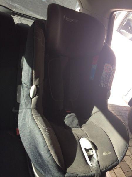 Maxi cosi car seat milofix - selling due to relocation