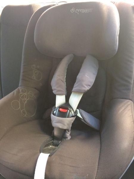 Maxi cosi car seat 2 way pearl - selling due to relocation