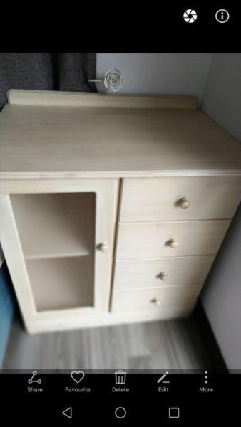Lovely Compactum for sale!