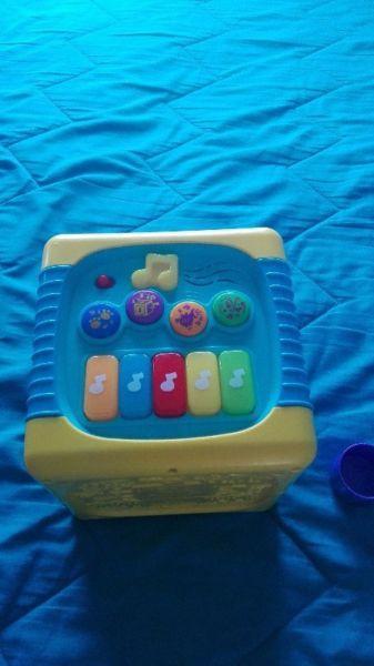 Baby musical and educational toy