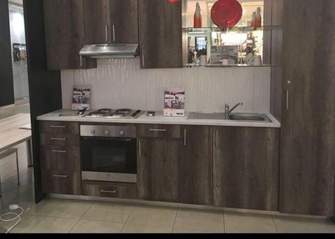Complete display kitchen including Hob, Extractor, Stove & Sink. Total bargain