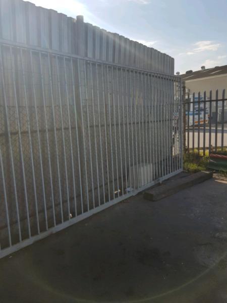 Galvanized gate for sale R6500