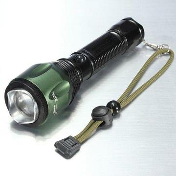 Q5 ZOOMABLE FLASHLIGHT - BRAND NEW