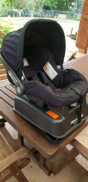 Peg Perego Pram and Car seat combo, neg