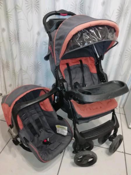 Chelino travel system