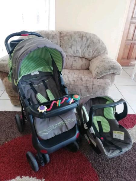 Chelino travel system with raincover