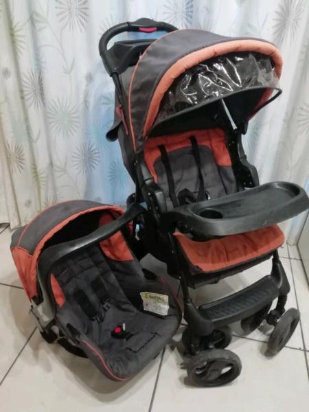 Chelino travel system