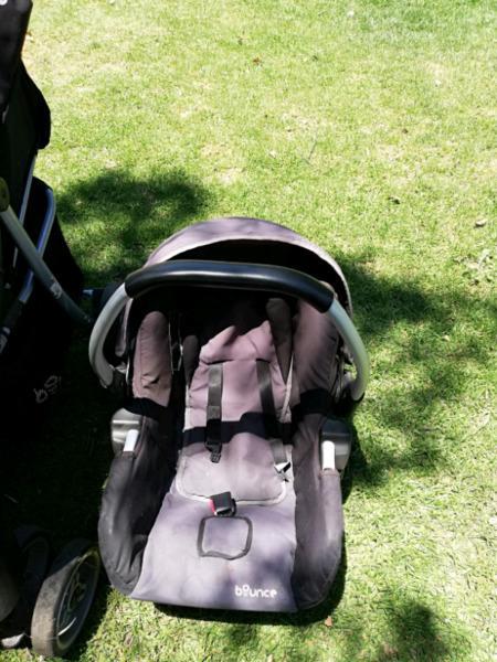 Bounce pram and car seat