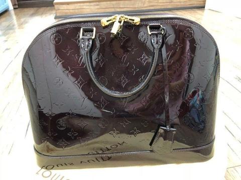 Authentic LOUIS VUITTON Vernis Alma GM Violette Handbag