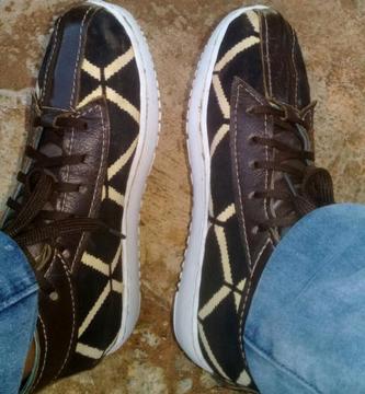 African print tekkies