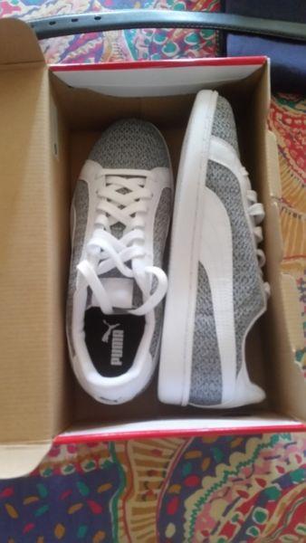 Two Brand new Puma sneakers size 7