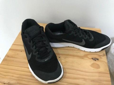 Nike shoes size 7