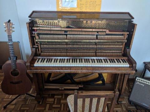 Gors and Kallmann antique piano