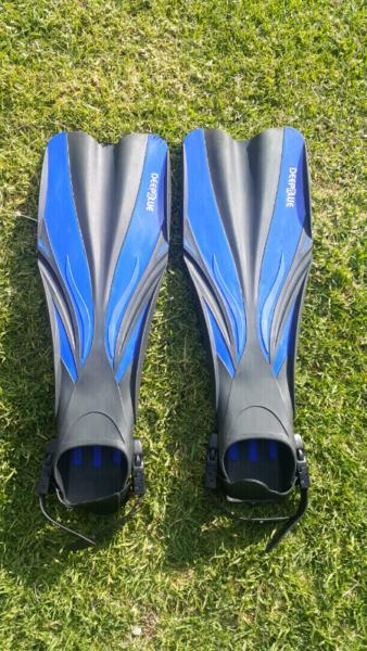 Scuba diving fins flippers deep blue small/med