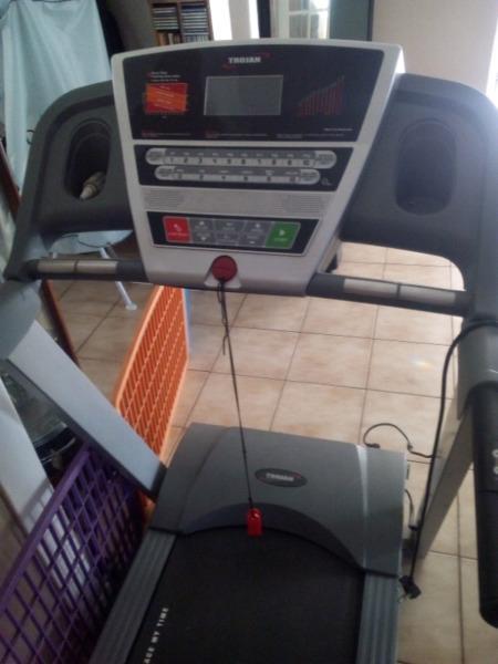 Treadmill Trojan for sale R4000 Neg