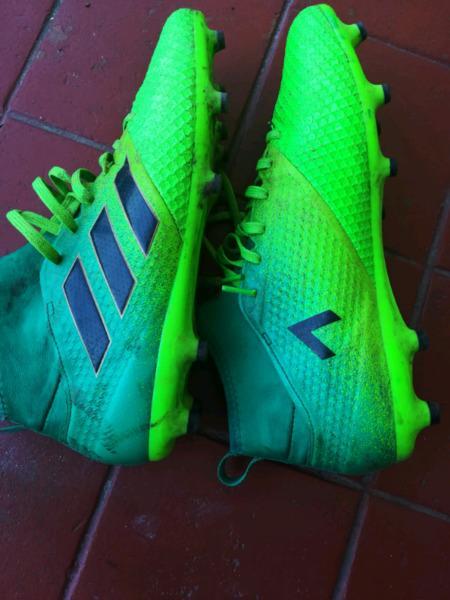 Adidas-17 soccer boot
