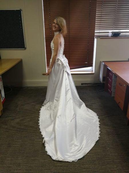 Wedding dress to hire