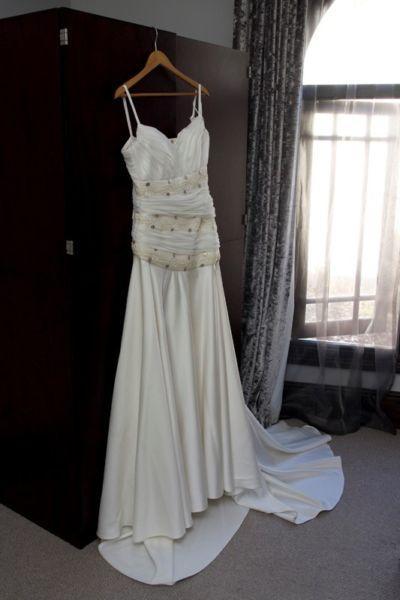 Beautiful wedding dress size 10