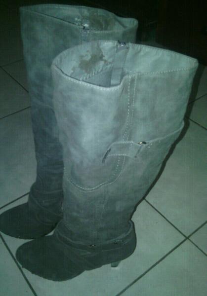 Long grey Boots for Sale (Pig skin leather)
