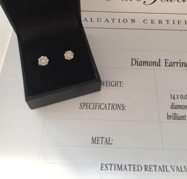 BEAUTIFUL Diamond earrings! NEW!! Worth R15 000!!!