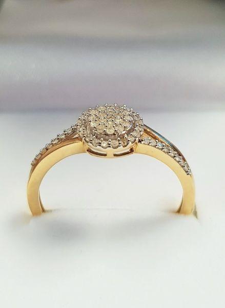 SWIRL DESIGN DIAMOND RING IN YELLOW GOLD
