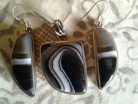 BOTSWANA AGATE EARRINGS AND NECKLACE SET - SILVER - CHAIN INCLUDED - FREE SHIPPING!
