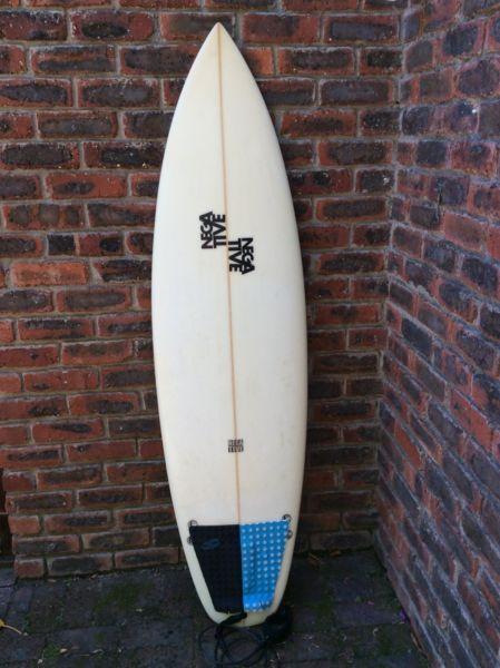 6’2” Surfboard with Fins, Kickback, Leash & Bag w/ Strap