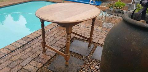 4 Seater Antique oval Oak table