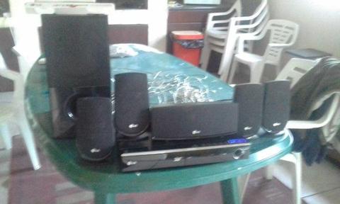 3D Blu Ray Home Theatre System - Lg - Hardly been use - 3D Glasses - Bargain Bargain !!!!!!!!!