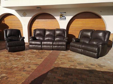 3 Piece Genuine Leather Recliner Lounge Suite Very Good Condition PRICE Neg Call Bobby 0764669788