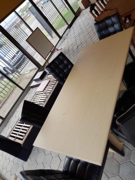 Dinning Room Table with 6 chairs